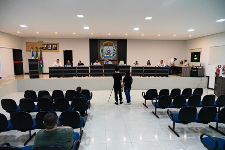 2&ordf; Sess&atilde;o Ordin&aacute;ria: C&acirc;mara aprova fornecimento de sensor glic&ecirc;mico a crian&ccedil;as e adolescentes com diabetes Tipo 1. Vereadores pedem contrata&ccedil;&atilde;o de T&eacute;cnico de Inform&aacute;tica para a Escola Municipal
