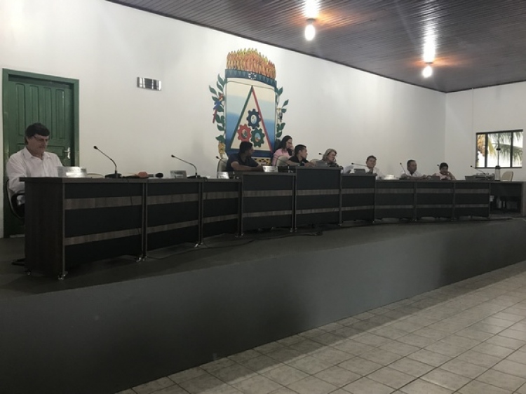 Vereadores Aprova em 1&ordm; e &Uacute;nica Vota&ccedil;&atilde;o com 8 Votos a Favor e 1 Contrario as Contas da Prefeitura do Ano de 2017