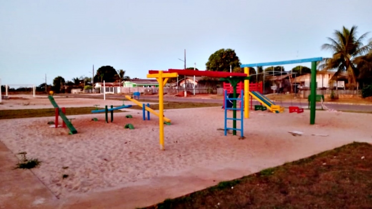 Vereadores solicitam instala&ccedil;&atilde;o de telas de prote&ccedil;&atilde;o no Centro Recreativo &Eacute;rtile Spanholi