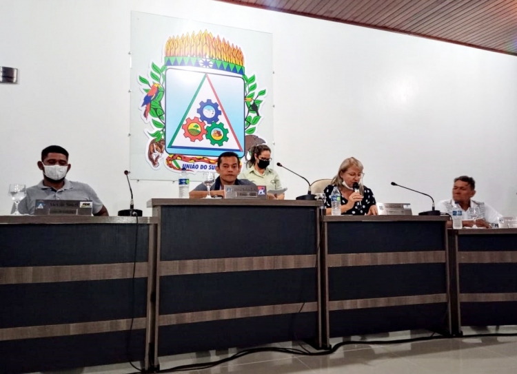 Vereadores aprovam Mo&ccedil;&atilde;o de Aplauso aos servidores da Sa&uacute;de e Educa&ccedil;&atilde;o de Uni&atilde;o do Sul