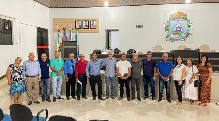 10&ordf; SESS&Atilde;O ORDIN&Aacute;RIA &ndash; Vereadores aprovam homenagem a profissionais da Escola Municipal. Comunidade evang&eacute;lica v&ecirc;m &agrave; C&acirc;mara convidar para as celebra&ccedil;&otilde;es do Dia do Evang&eacute;lico