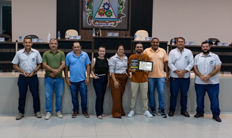 21&ordf; Sess&atilde;o Ordin&aacute;ria. C&acirc;mara vota or&ccedil;amento do munic&iacute;pio para os pr&oacute;ximos anos. Vereadores homenageiam professor de Uni&atilde;o do Sul que lan&ccedil;ou obra liter&aacute;ria