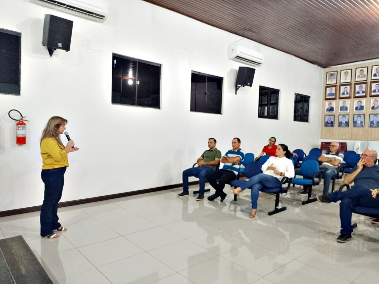 Sess&atilde;o &eacute; marcada por homenagens aos 40 anos de Funda&ccedil;&atilde;o de Uni&atilde;o do Sul